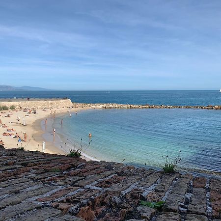Au Coeur Du Vieil Antibes Apartment Luaran gambar