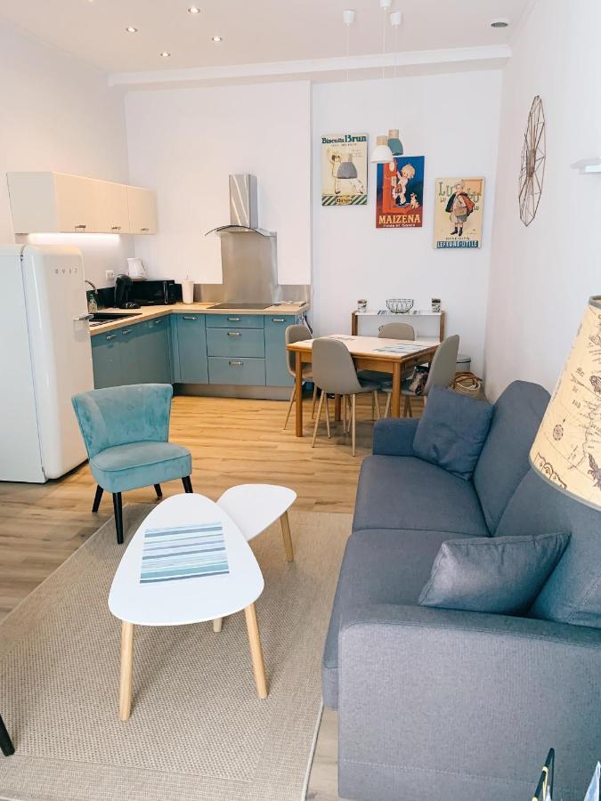 Au Coeur Du Vieil Antibes Apartment Luaran gambar
