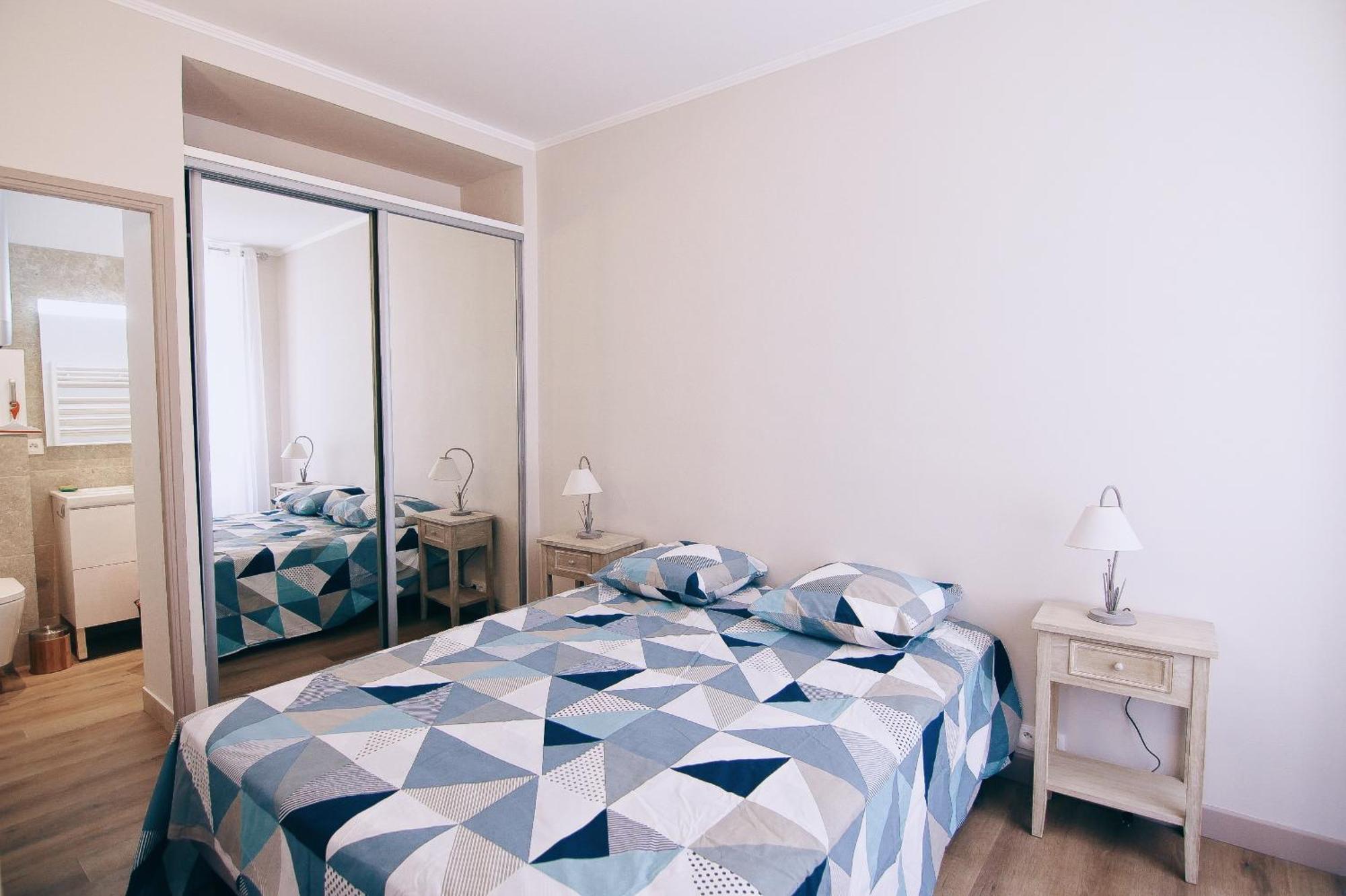 Au Coeur Du Vieil Antibes Apartment Luaran gambar
